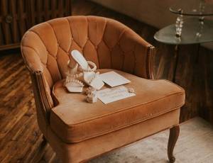 Vintage Furniture | Cheney Place Vintage velvet armchair styled for wedding decor